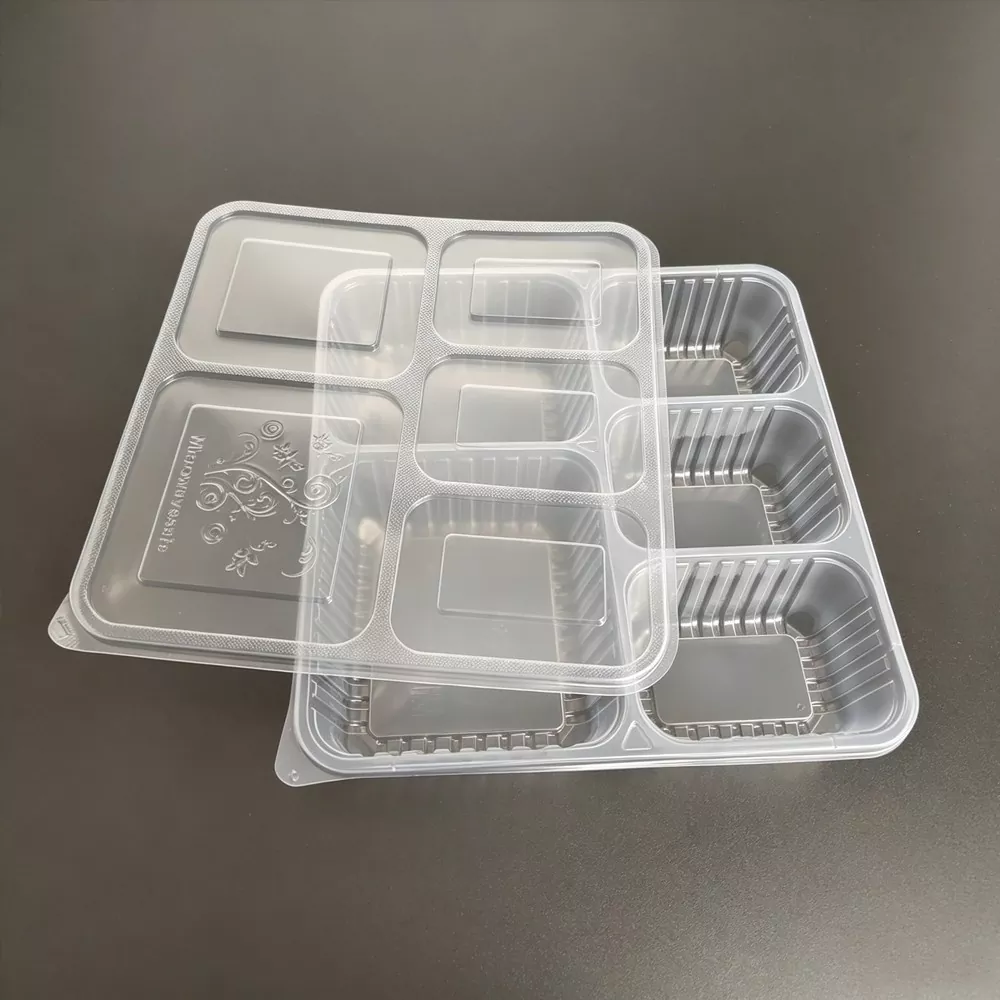 Wiederverwendbare Lunchbox aus Kunststoff mit Fächern Wiederverwendbare Lunchbox aus Kunststoff mit Fächern